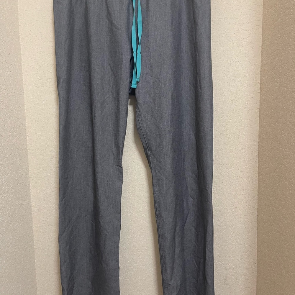 Figs Livingston Scrub Pants Women's SIZE L Gray Technical Nurse Style T21003